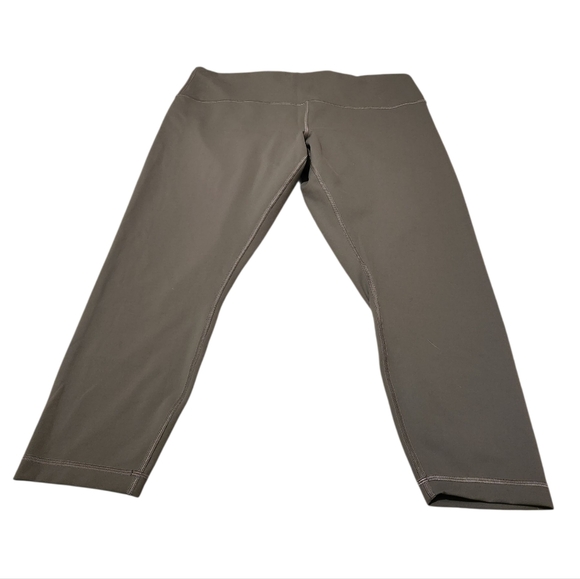 Women’s Size 20 Lululemon Wunder Train High-Rise Tight Leggings